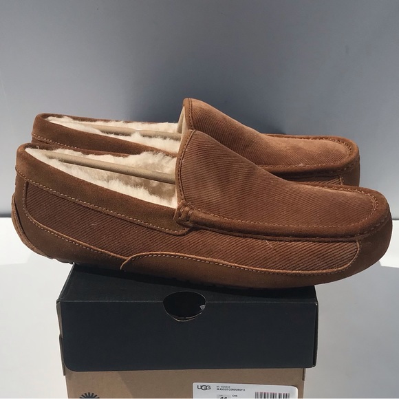 UGG Ascot Corduroy II - Picture 6 of 8